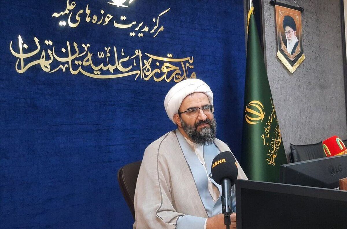 ذره‌ای عقب نشینی در برابر دشمن مصداق خیانت است