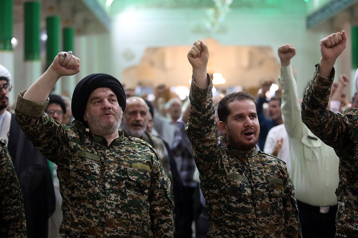 مراسم اولین سالگرد شهادت طلایه‌داران محور مقاومت در قم برگزار شد