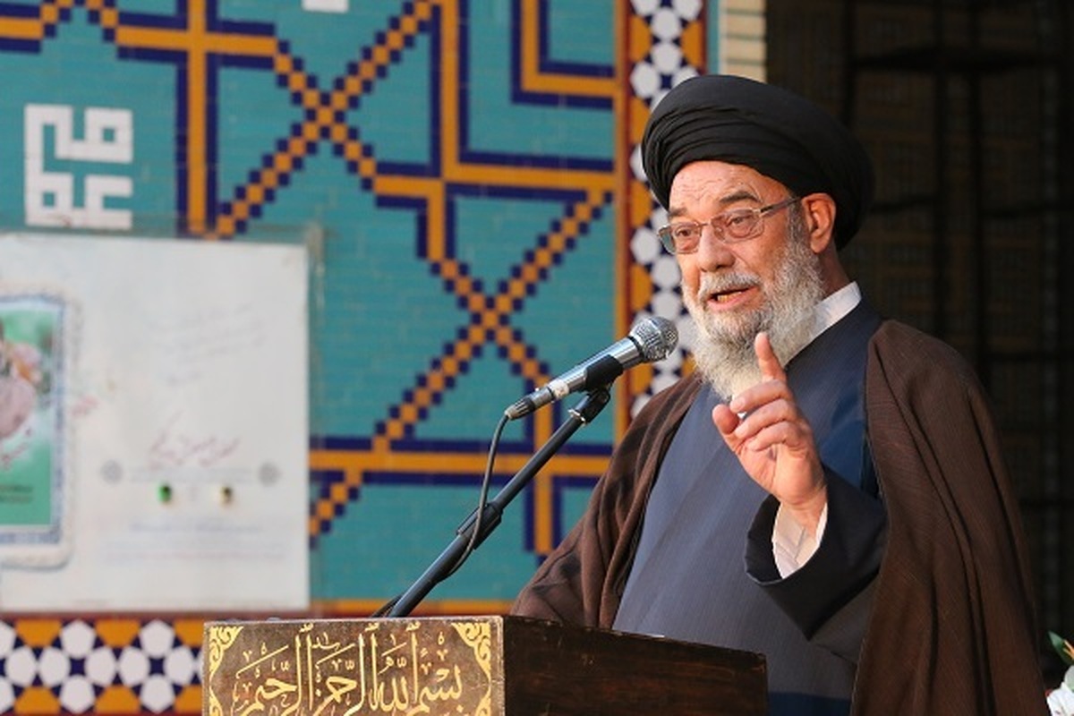 جهان تشیع باید به وجود علامه نایینی افتخار کند