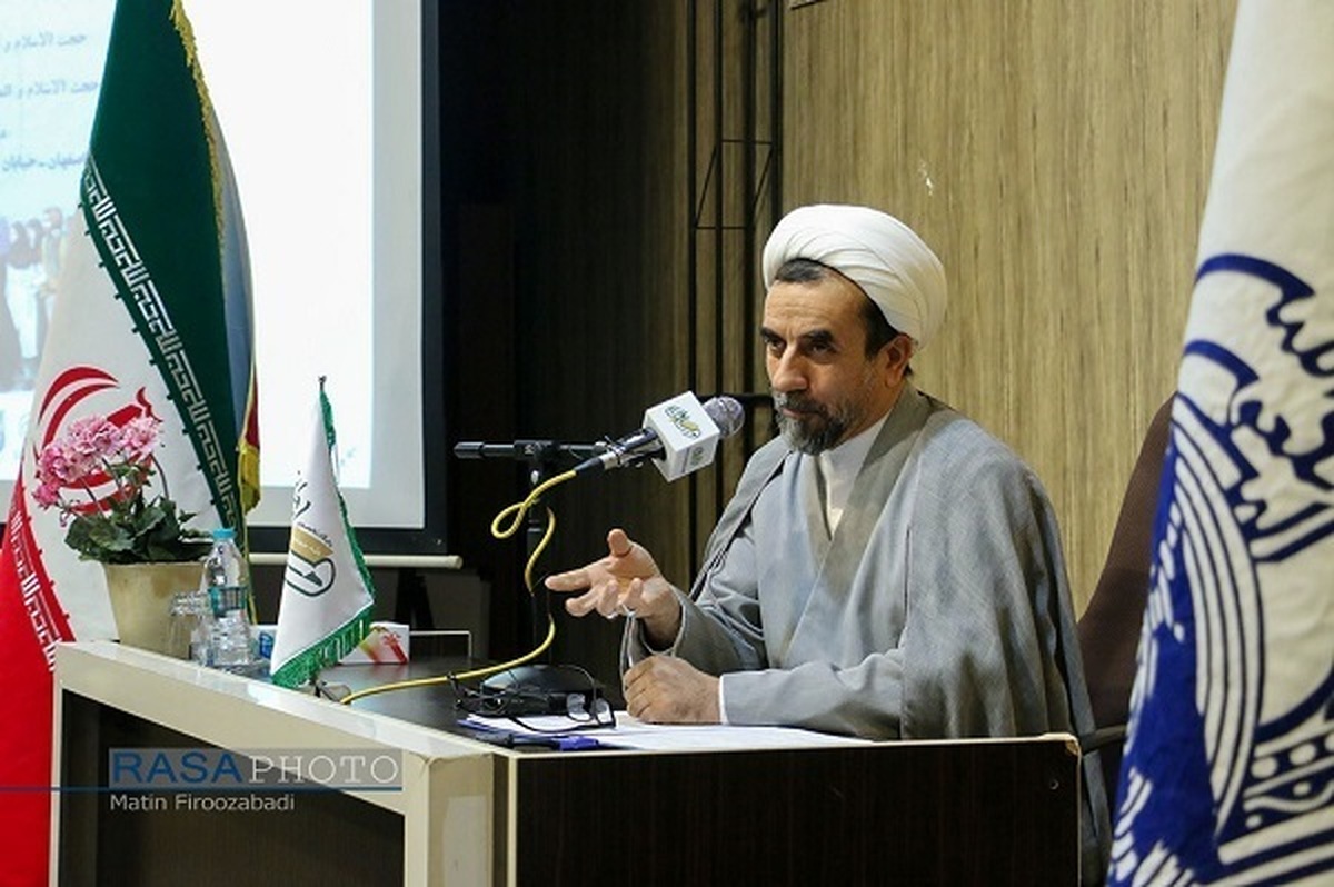 علامه نایینی رویکرد اثباتی نسبت به مسائل سیاسی در فقه داشت