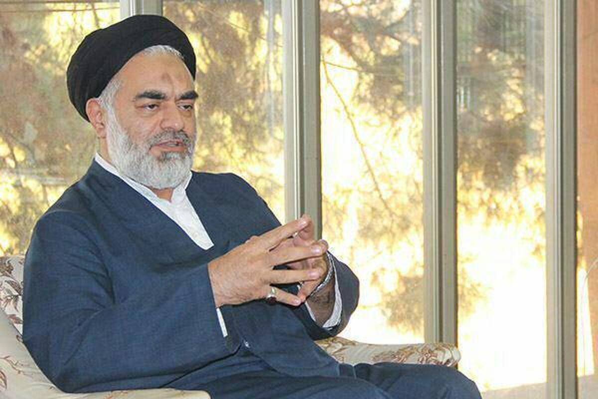 حضور روحانیت در جبهه های دفاع مقدس صرفا تبلیغی نبود