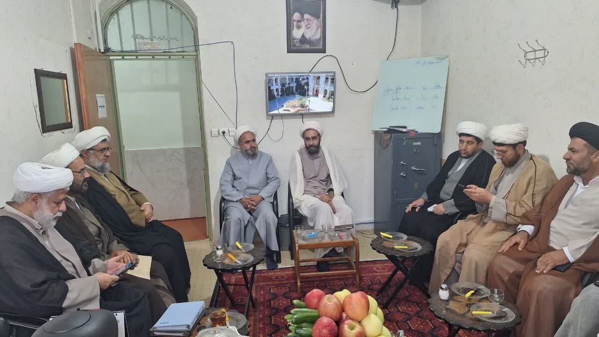 برگزاری جلسه مدیران مدارس علمیه منطقه سه فارس در سپیدان