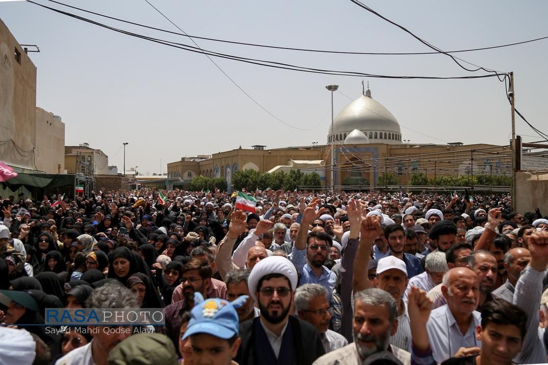 اولین جمعه پاییز در قم با طنین جمعه های خشم آمیخته شد اولین جمعه پاییز در قم با طنین جمعه های خشم آمیخته شد