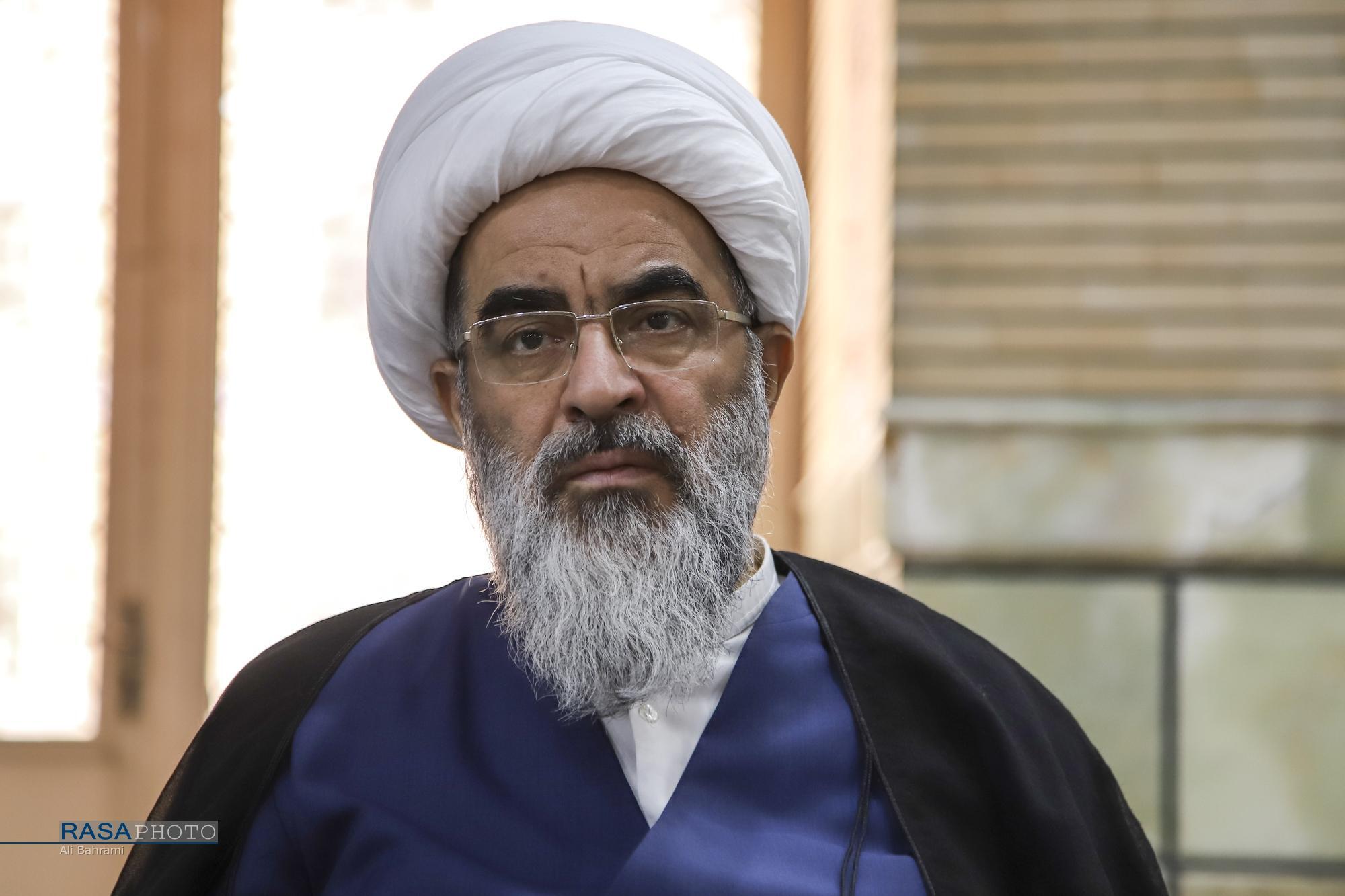 یادواره اولین سالگرد شهادت شهید سید حسن نصرالله در قم برگزار شد/م