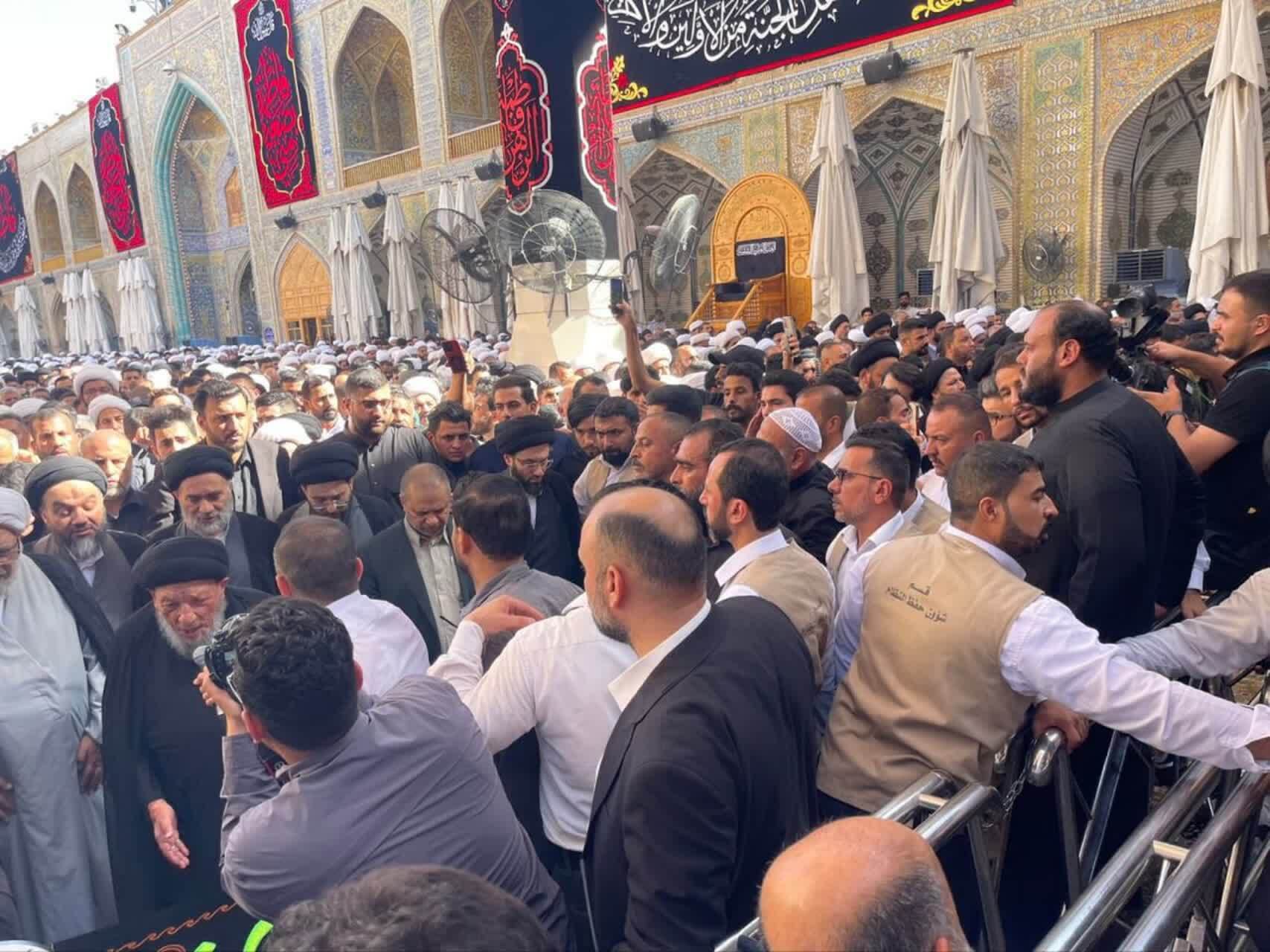 مراسم تشییع پیکر همسر آیت الله سیستانی برگزار شد