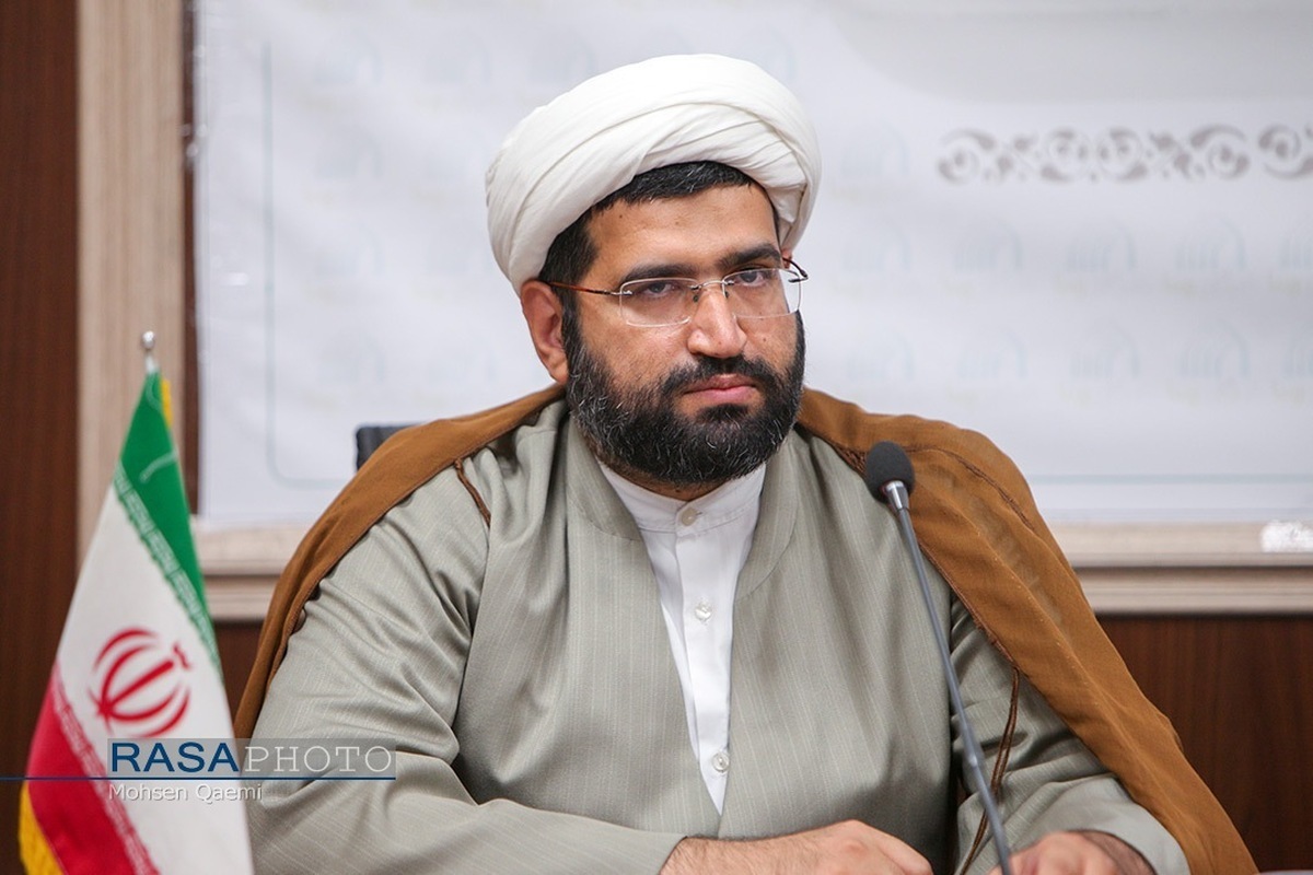 مکتب امام راحل شاخص، راهنما و ضامن تداوم انقلاب اسلامی