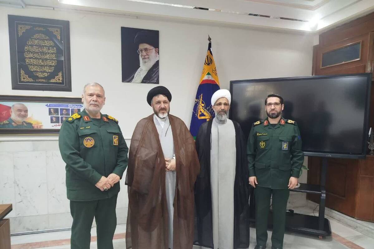 دیدار رئیس مجمع نمایندگان طلاب با فرمانده سپاه قم