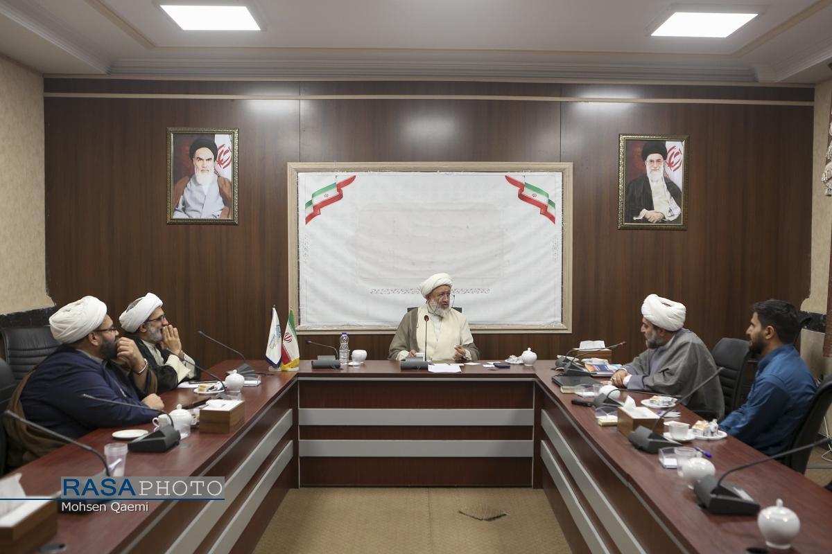 حوزه باید مواد خام معرفتی لازم را در اختیار هنرمندان قرار دهد