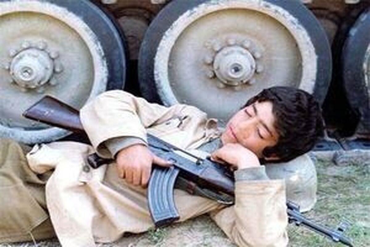 گریه فرمانده برای شهادت نوجوان نخبه