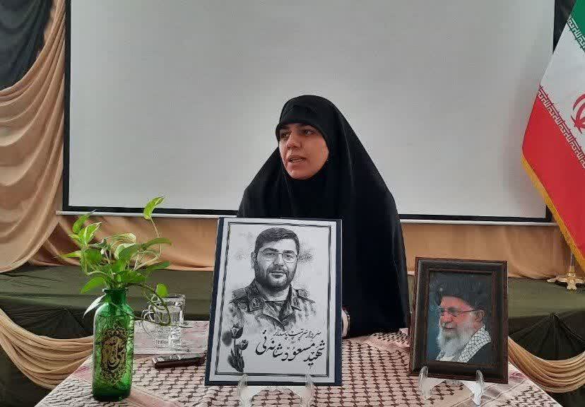 طلبه در جنگ امروز نباید مقهور گفتار گفتمان غالب باشد.