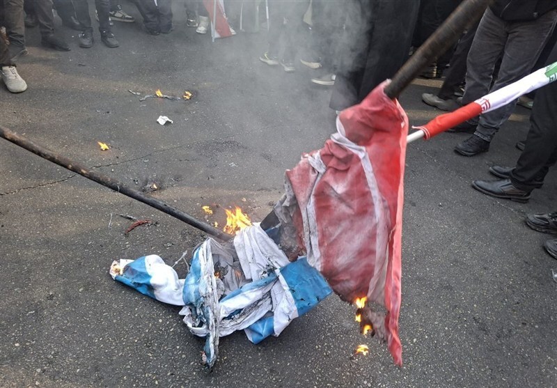 راهپیمایی یوم‌الله 13 آبان در تهران/ طنین شعار «مرگ بر آمریکا»