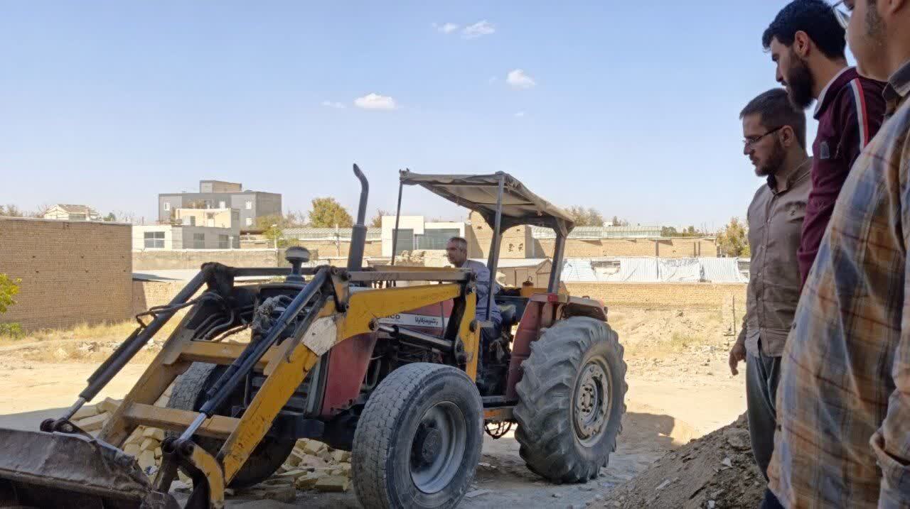 طلایه‌داران خدمت در دیار امام/ روایت اردوی جهادی طلاب خمین