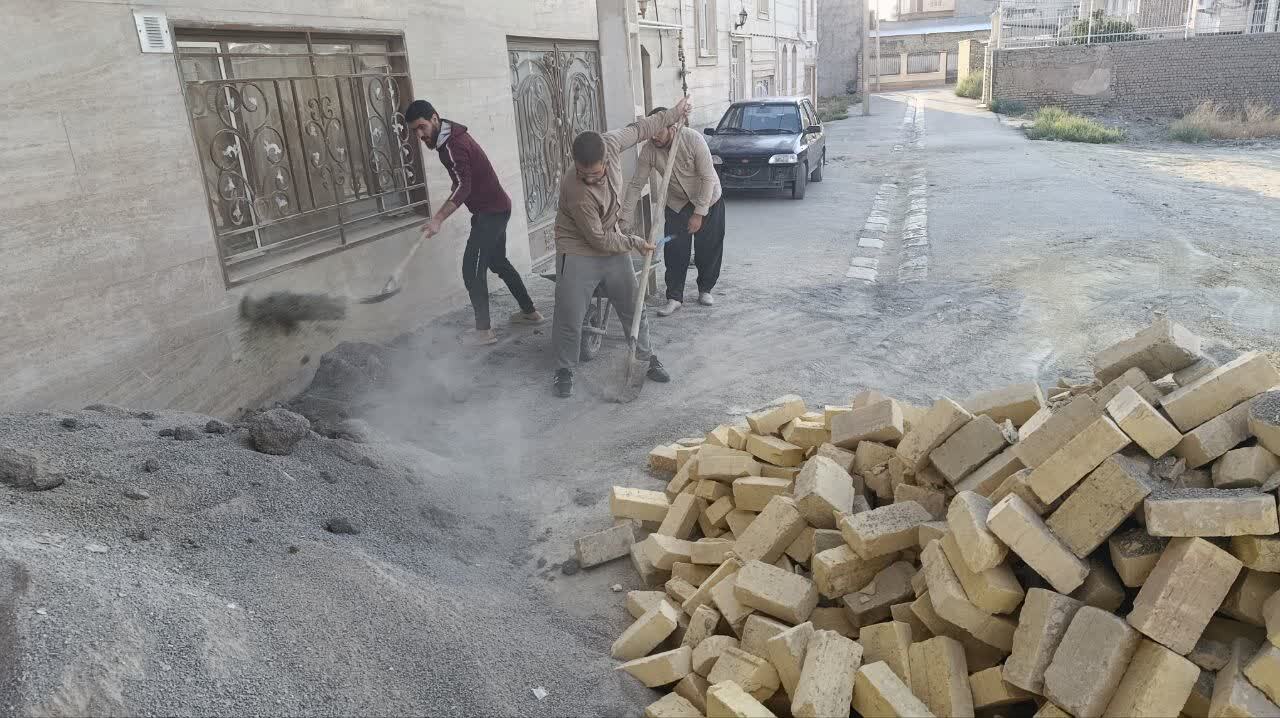 طلایه‌داران خدمت در دیار امام/ روایت اردوی جهادی طلاب خمین