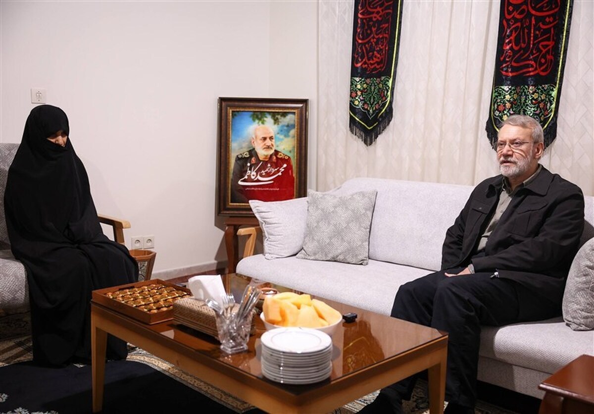 دیدار لاریجانی با خانواده شهید کاظمی