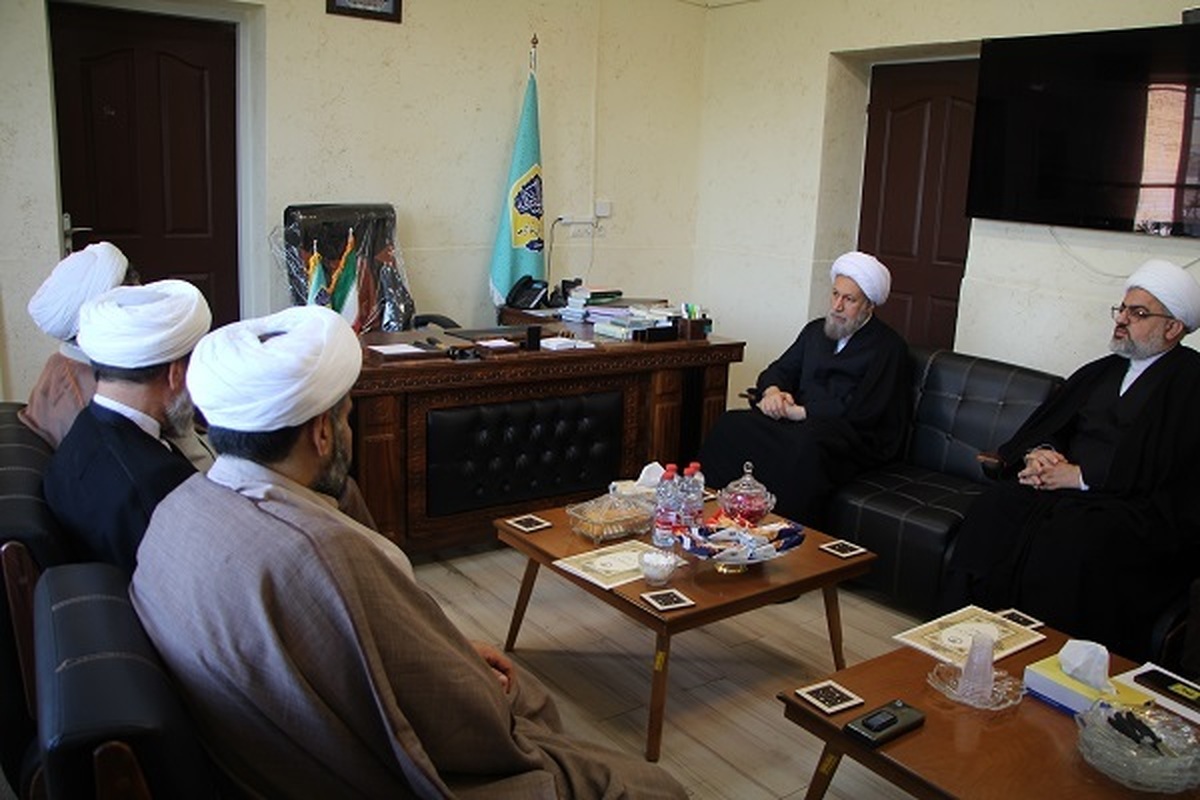 لزوم هم‌افزایی نهادهای حوزوی در پیگیری منویات رهبر انقلاب