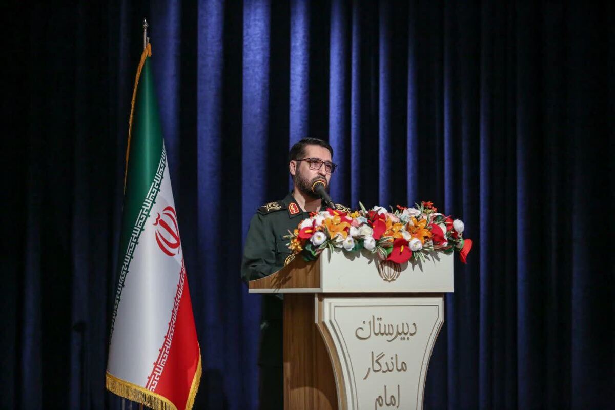 تقدیم ۲۷۰ شهید توسط دبیرستان امام صادق قم در کشور بی سابقه است