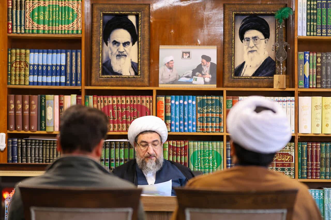 دیدار چهره به چهره اقشار مختلف مردم با امام جمعه تبریز+ تصاویر