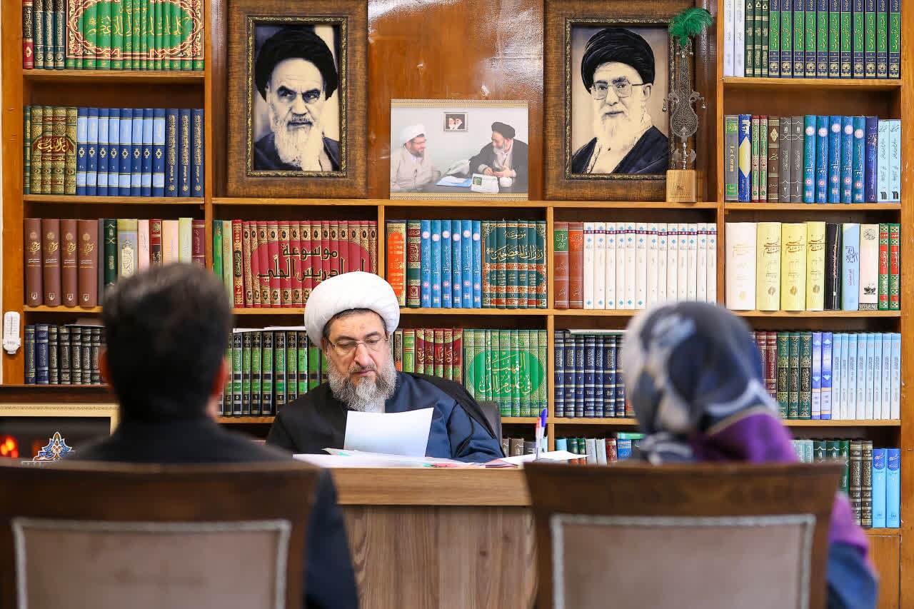 دیدار چهره به چهره اقشار مختلف مردم با امام جمعه تبریز+ تصاویر