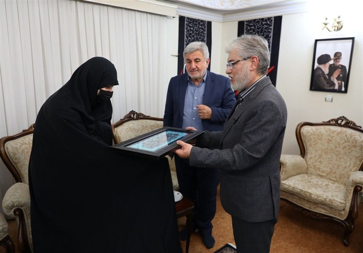 دیدار وزیرعلوم با خانواده شهید سلامی