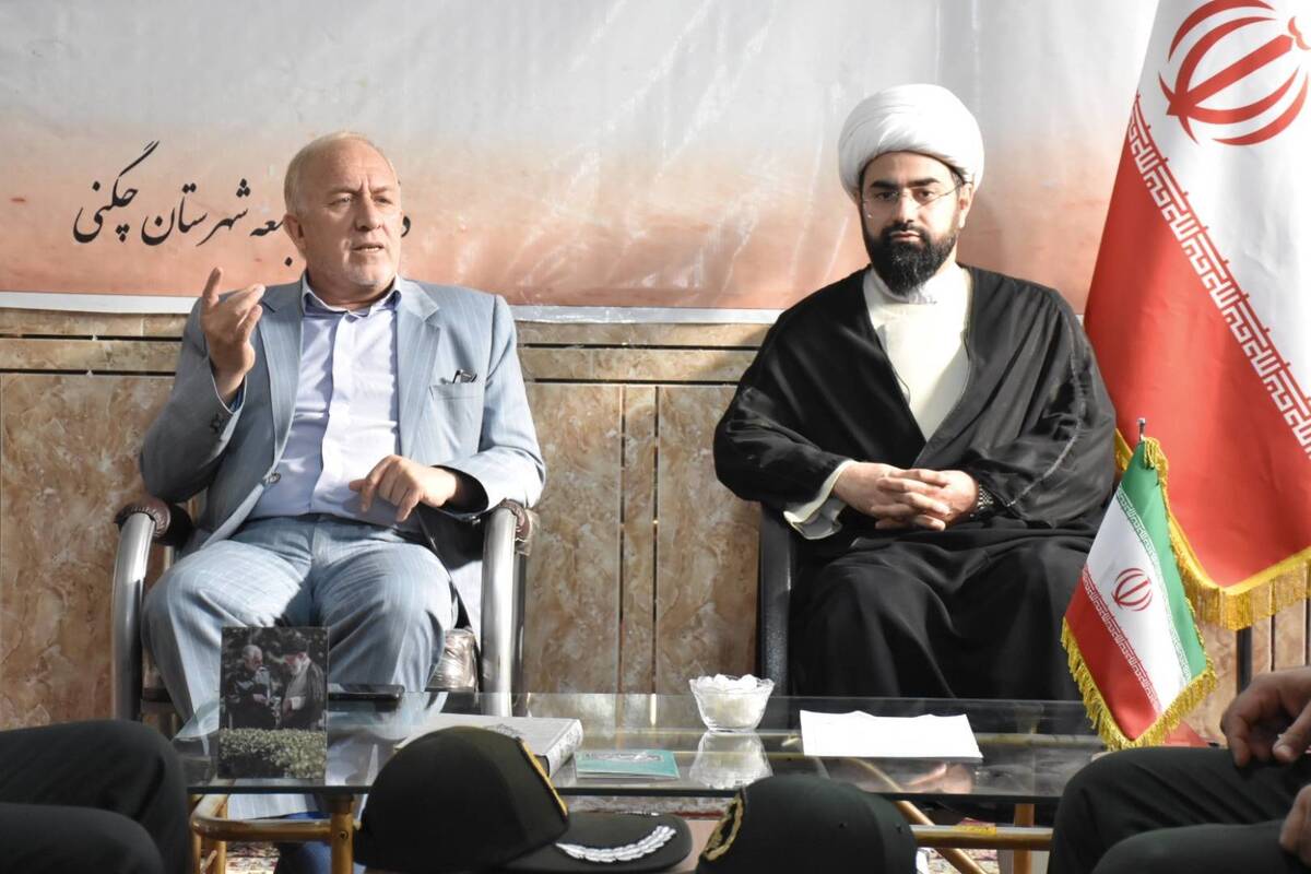 خدمت به خانواده شهدا عبادت است