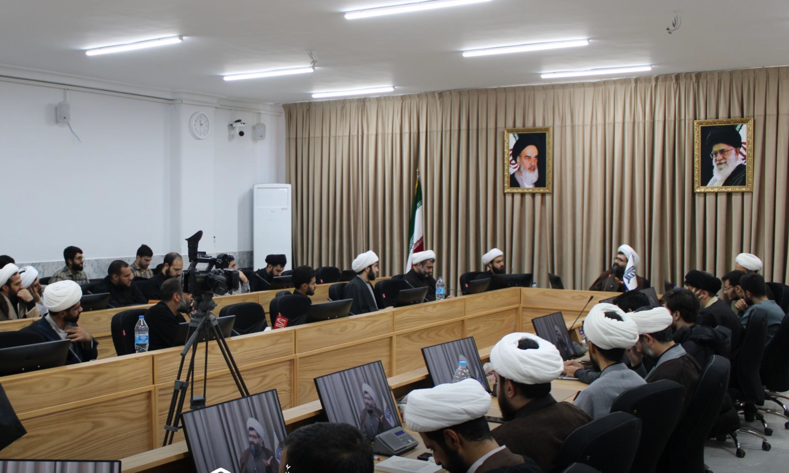 گردهمایی دانش‌آموختگان نظام جامع اندیشه اسلامی و رابطان امور معرفتی مدارس علمیه قم