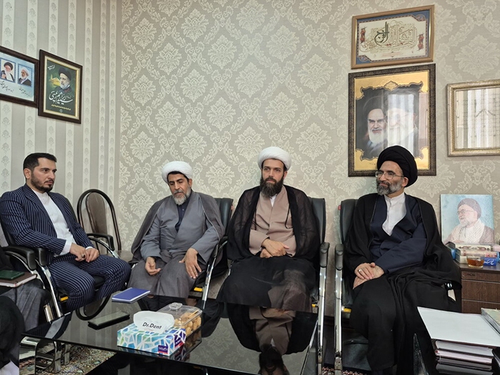 نشست نماینده ولی‌فقیه در کاشان با مدیر گروه‌های جهادی حوزه‌های علمیه کشور برگزار شد