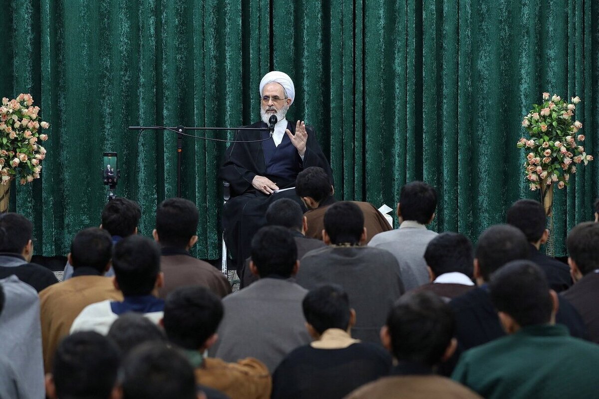 مدارس علمیه شخصیت‌های اثرگذار برای آینده انقلاب تربیت کنند