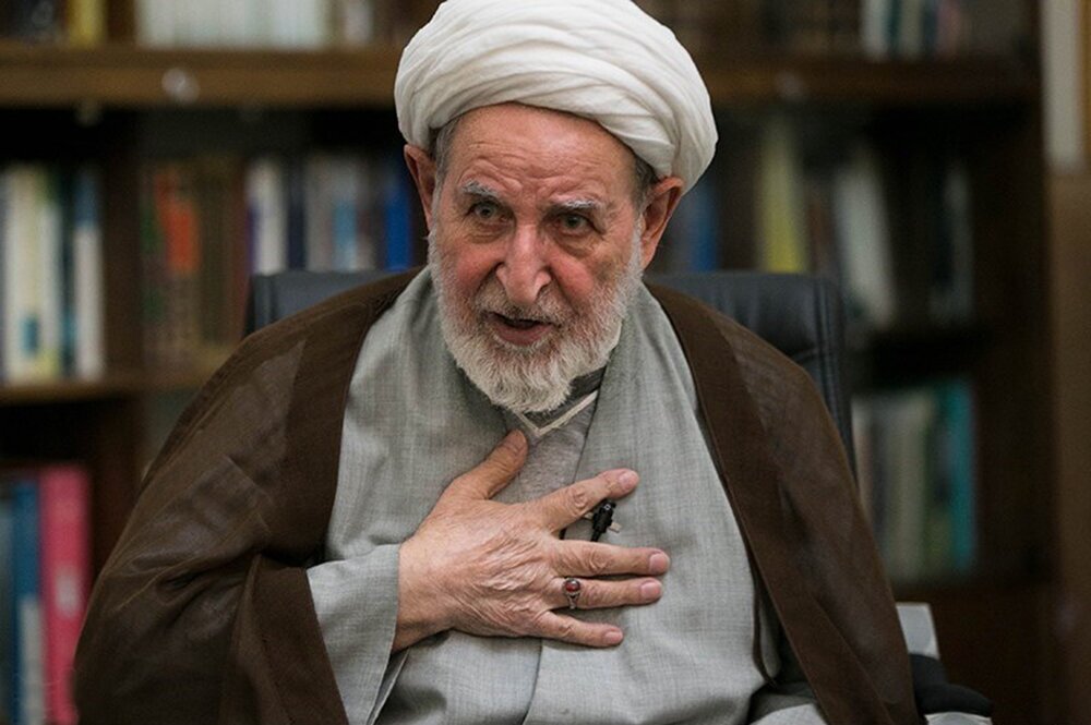 آیتالله یزدی با صلابت و شجاعت در مسیر نهضت امام خمینی ایستادگی کرد آیتالله یزدی با صلابت و شجاعت در مسیر نهضت امام خمینی ایستادگی کرد