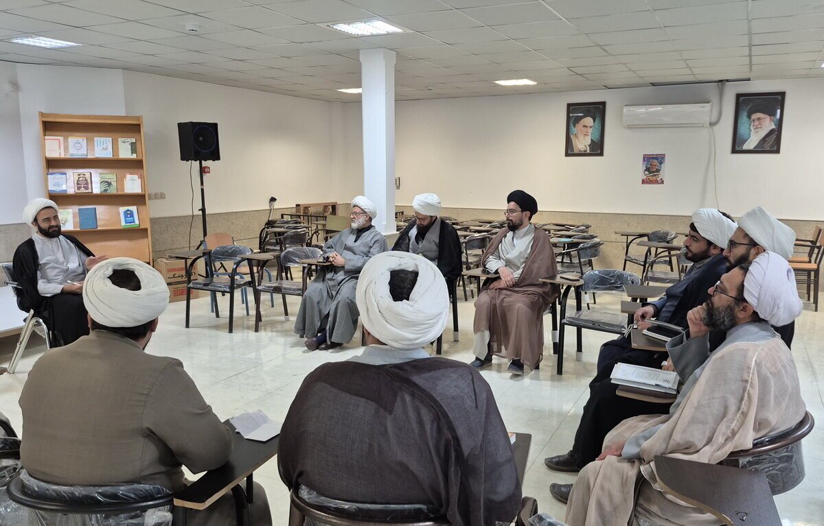 لزوم همکاری معاونان آموزش مدارس علمیه کاشان برای صدور کد طلاب