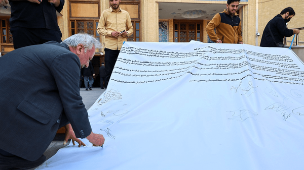 طومار نمازگزاران جمعه تبریز برای وزارت امورخارجه