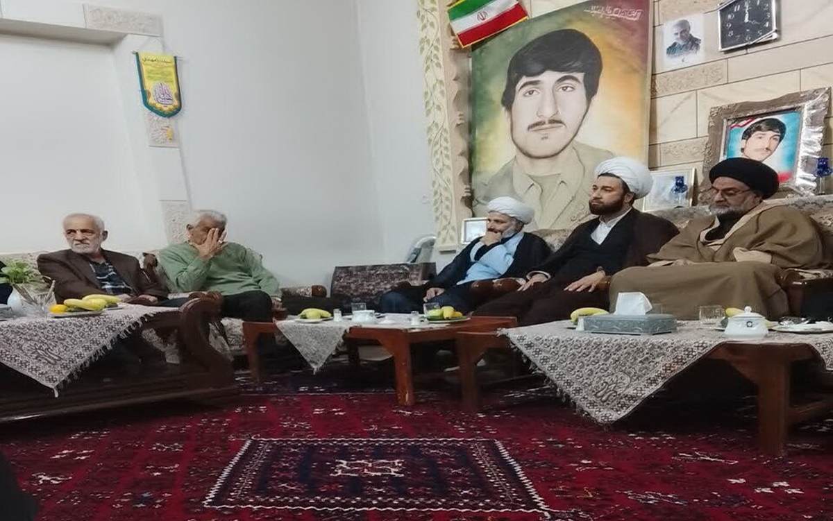 دیدار اساتید مدرسه علمیه آیت الله مصطفوی کاشانی با خانواده شهید علائیان