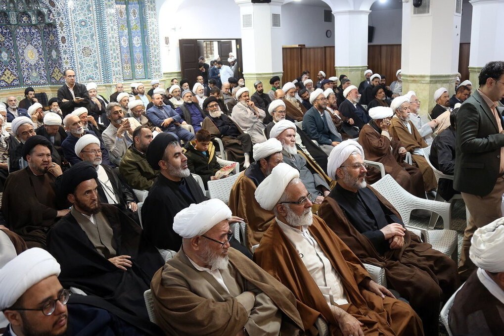 آیین رونمایی از «مفتاحالهدایه» برگزار شد آیین رونمایی از «مفتاحالهدایه» برگزار شد