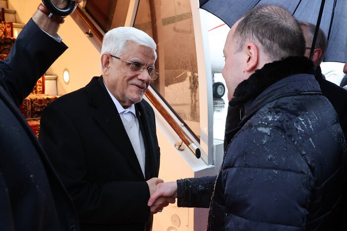 دیدار عارف و نخست‌وزیر روسیه در مسکو