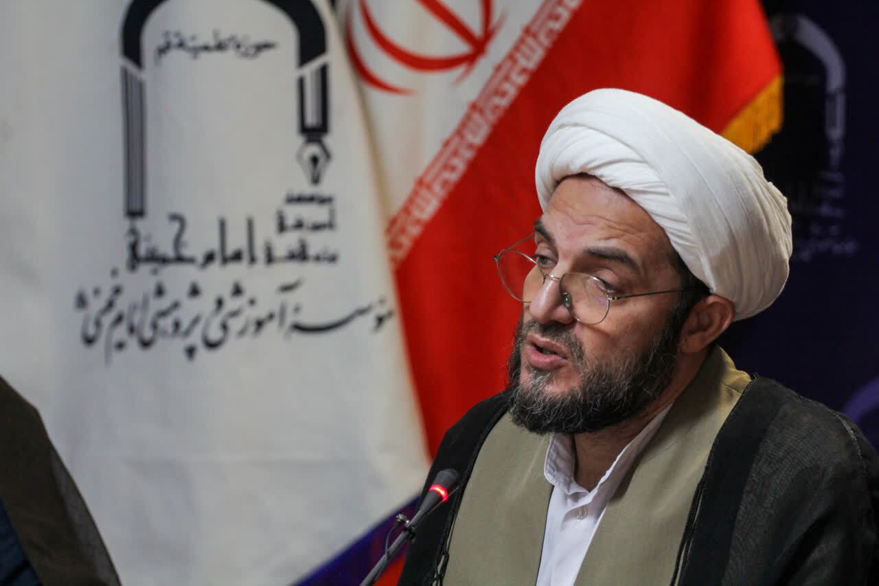 توسعه بازار آزاد و حاکمیت نظام قیمتها نمونهای از نفوذ سکولاریسم در اقتصاد کشورهای اسلامی است توسعه بازار آزاد و حاکمیت نظام قیمتها نمونهای از نفوذ سکولاریسم در اقتصاد کشورهای اسلامی است