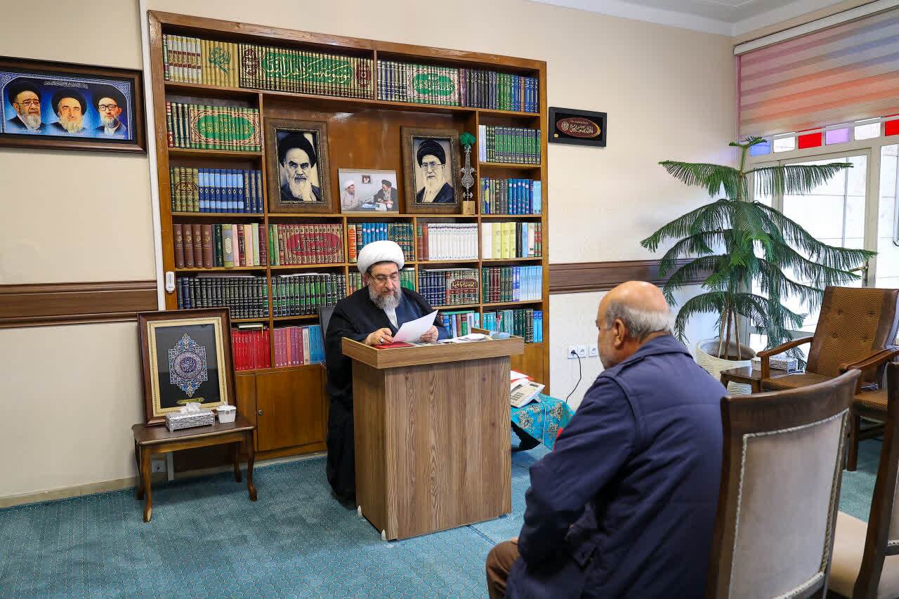 دیدار هفتگی نماینده ولیفقیه با اقشار مختلف مردم در تبریز دیدار هفتگی نماینده ولیفقیه با اقشار مختلف مردم در تبریز