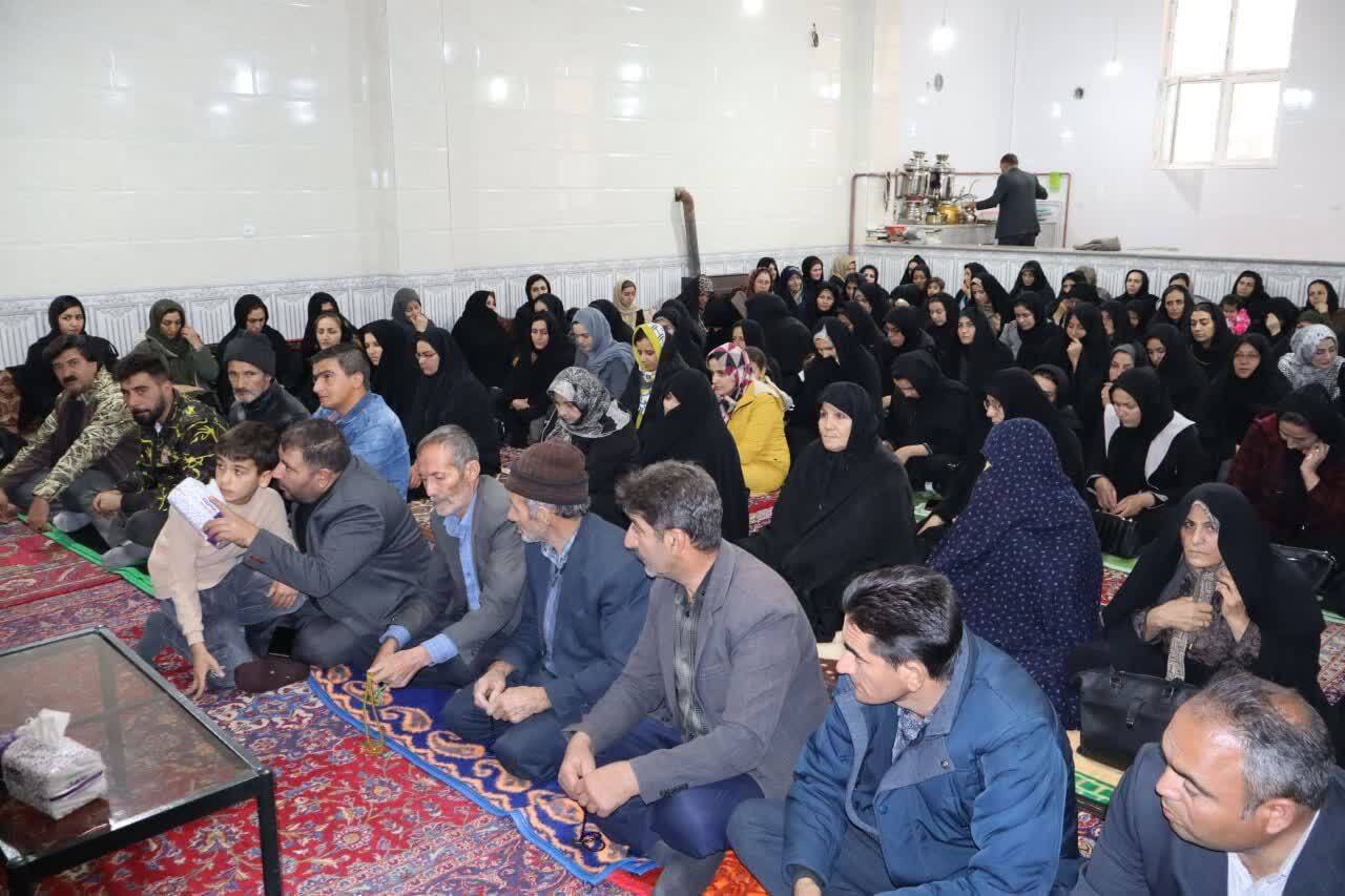 تأکید امام جمعه بناب بر تربیت نسل جوان با فرهنگ فاطمی در جلسه اولیا و مربیان+ تصاویر