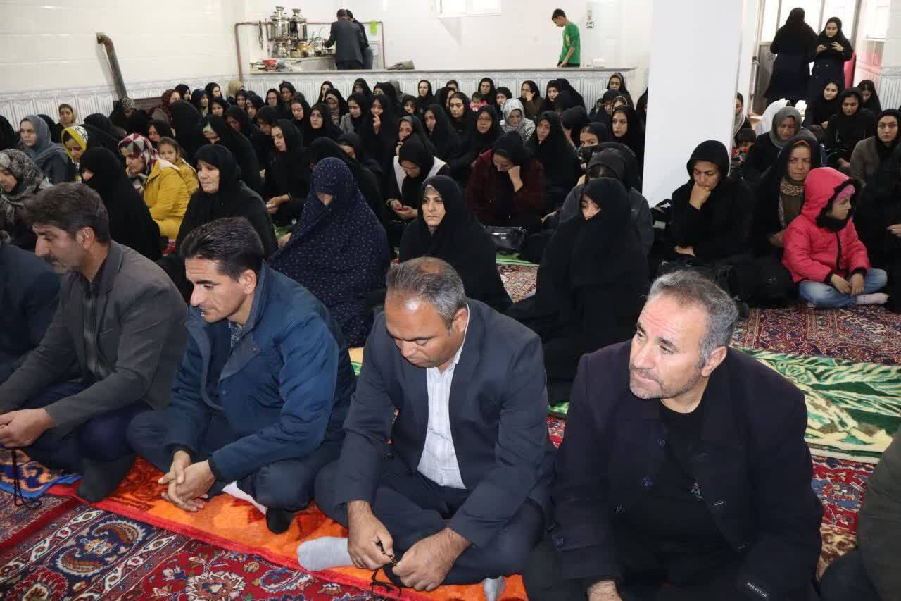 تأکید امام جمعه بناب بر تربیت نسل جوان با فرهنگ فاطمی در جلسه اولیا و مربیان+ تصاویر