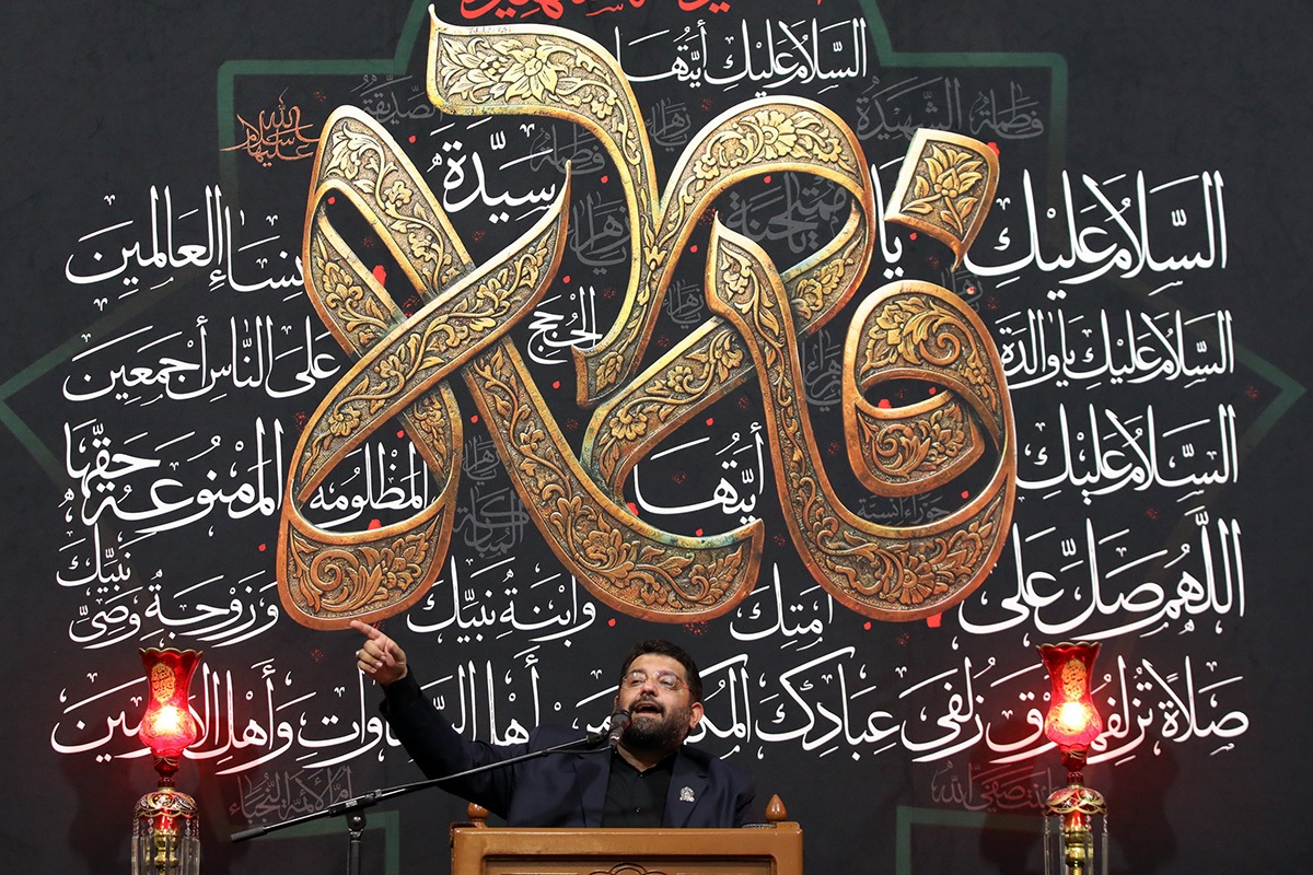 گزارش عزای فاطمی با حضور دو شهید گمنام در حرم حضرت معصومه/م