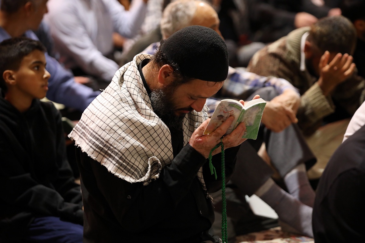 گزارش عزای فاطمی با حضور دو شهید گمنام در حرم حضرت معصومه/م