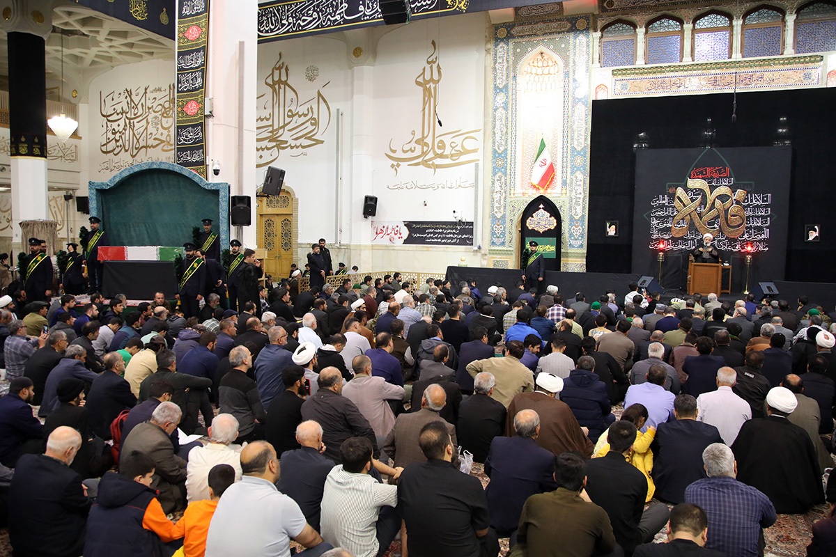 فاطمه زهرا یک‌تنه مسیر دین را از تحریف نجات داد /م