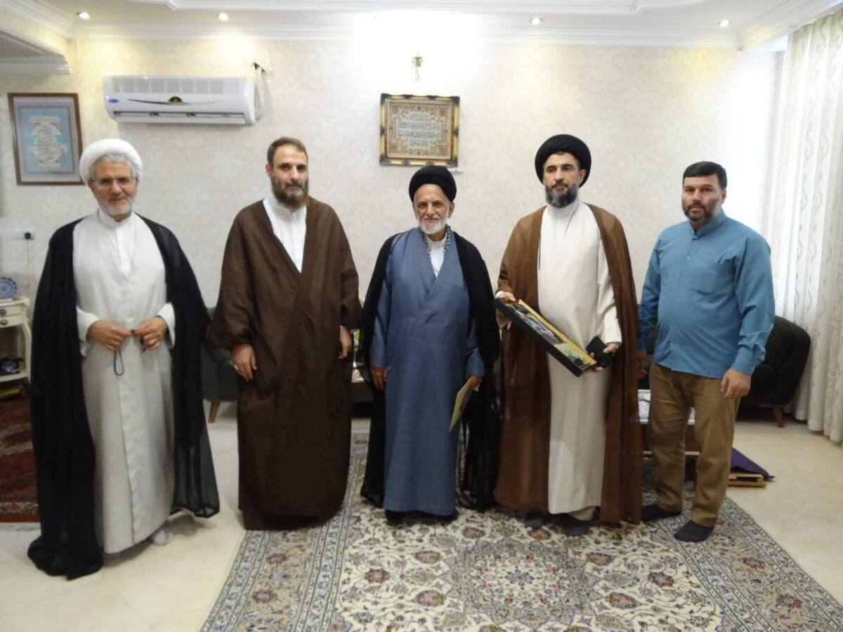 عیادت مسئول مرکز بسیج اساتید و نخبگان حوزه از روحانی مضروب امامزاده یحیی+عکس