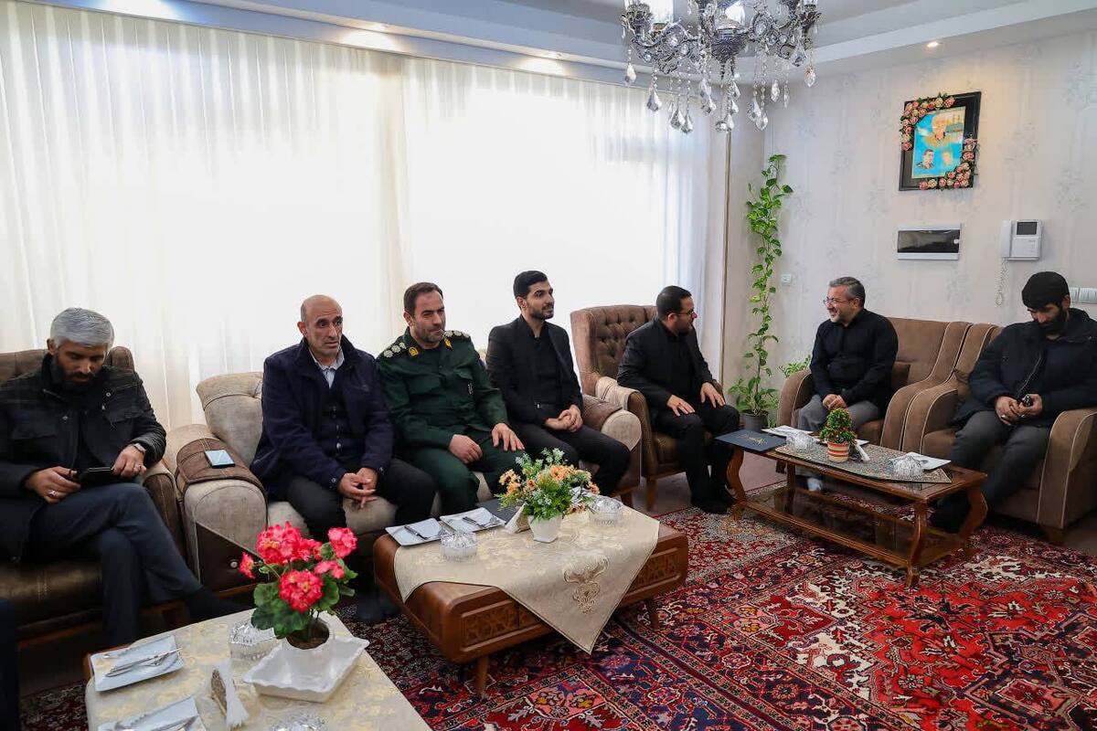 دیدار مسؤولان آذربایجان شرقی با خانواده‌های شهدا+ تصاویر