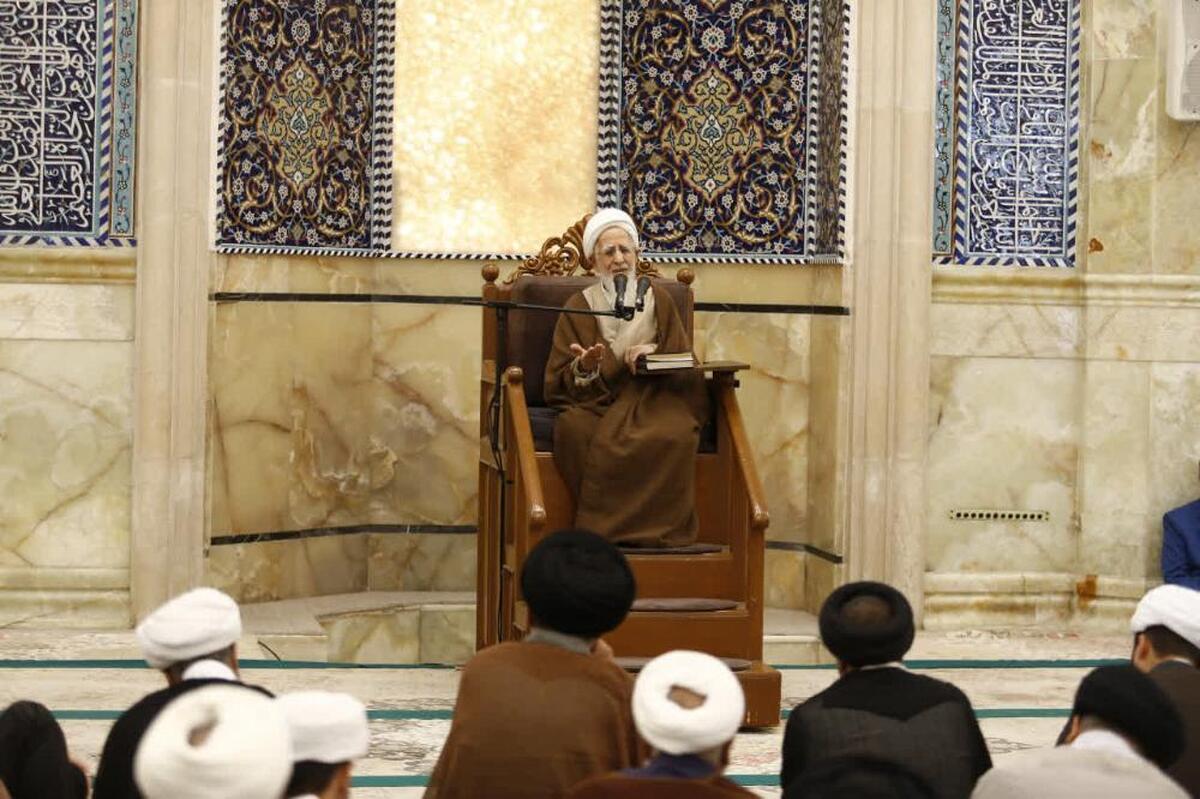 تجلیل مراجع عظام از جایگاه علمی، فقهی و سیاسی میرزای نائینی تجلیل مراجع عظام از جایگاه علمی، فقهی و سیاسی میرزای نائینی