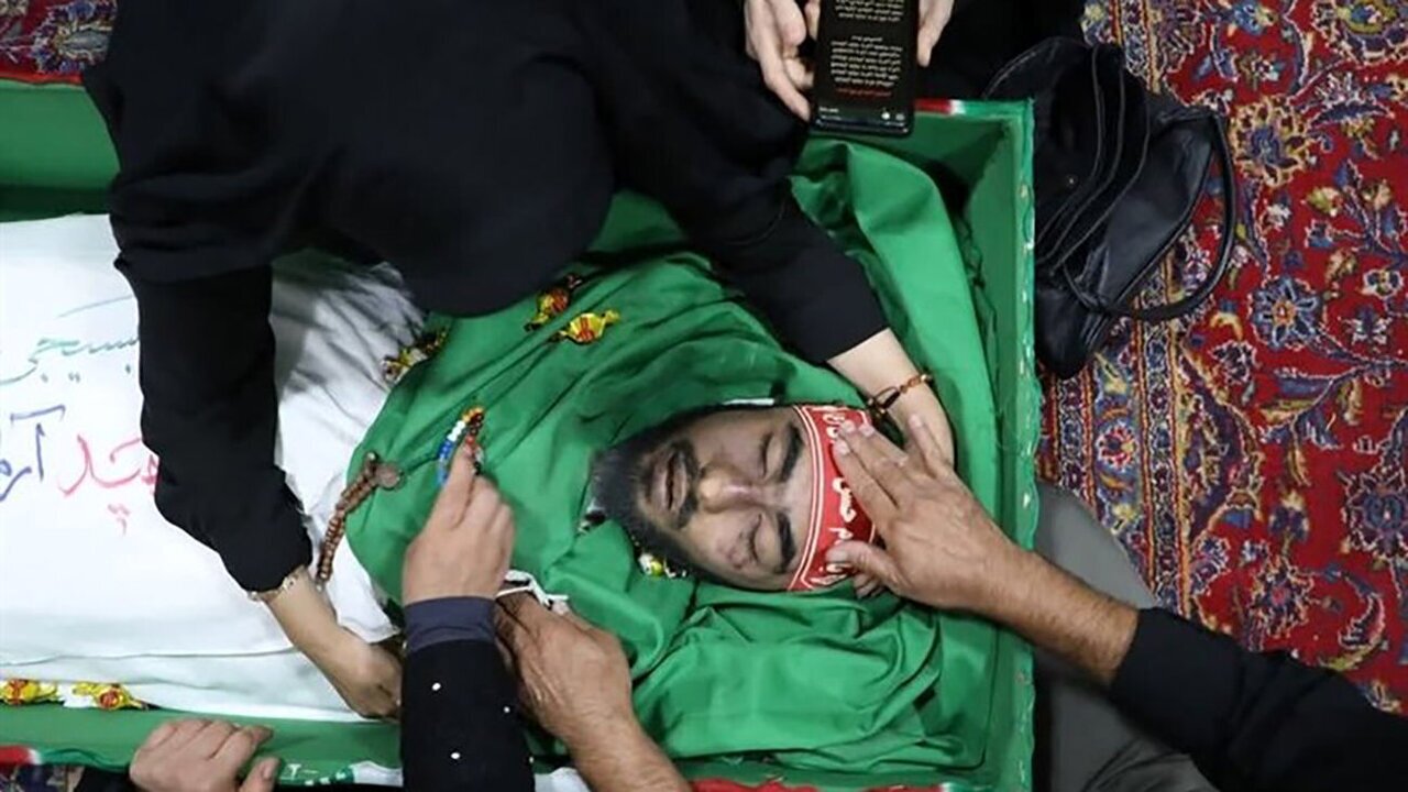 آرمان، عزیز شد چون میان گفتار و کردار فاصلهای نداشت آرمان، عزیز شد چون میان گفتار و کردار فاصلهای نداشت