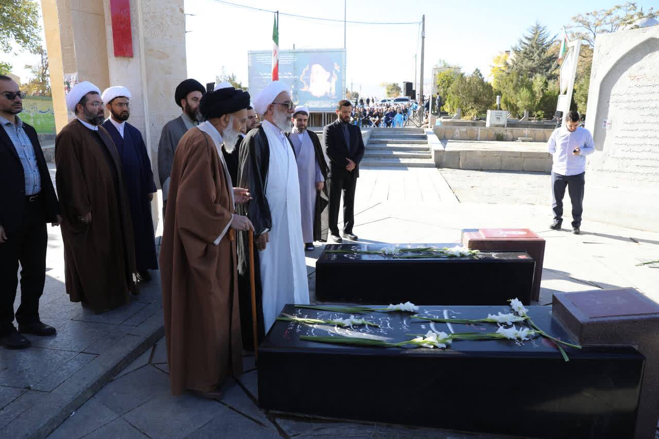 سفر هیئتی از شورای عالی حوزههای علمیه به استان همدان سفر هیئتی از شورای عالی حوزههای علمیه به استان همدان