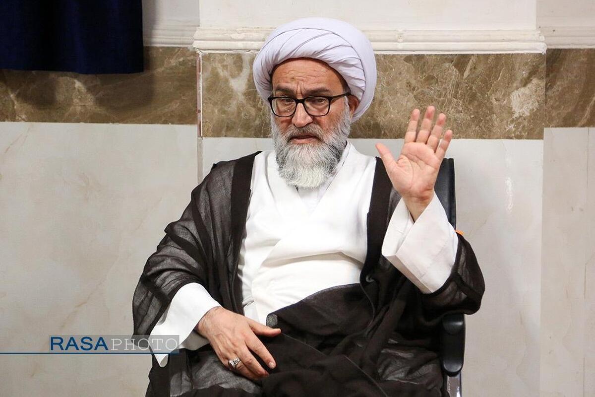 خدمات علمی و انقلابی آیت‌الله یزدی برای جوانان و طلاب تبیین شود