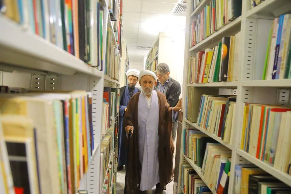بازدید آیت‌الله استادی از مرکز فرهنگی آیت‌الله خسروشاهی + تصاویر