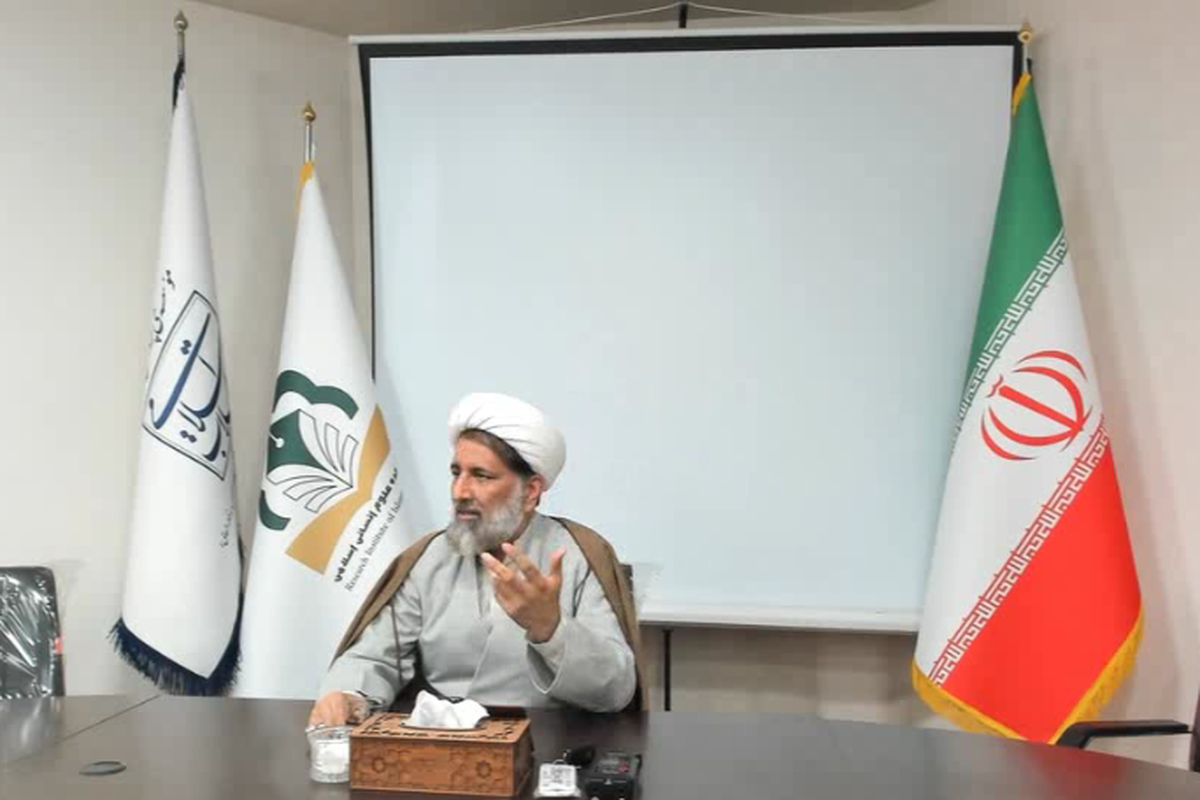 علوم انسانی غربی توان تربیت انسان انقلاب اسلامی را ندارد