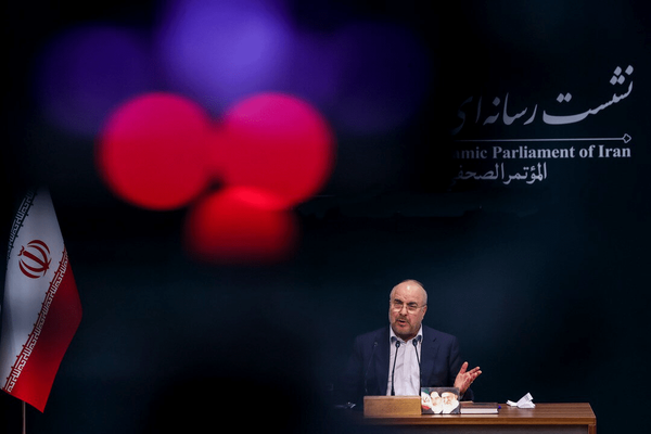 ملت ایران هستهی سخت 90 میلیون نفری دارد/ اولویت امروز مسائل اقتصادی است ملت ایران هستهی سخت 90 میلیون نفری دارد/ اولویت امروز مسائل اقتصادی است