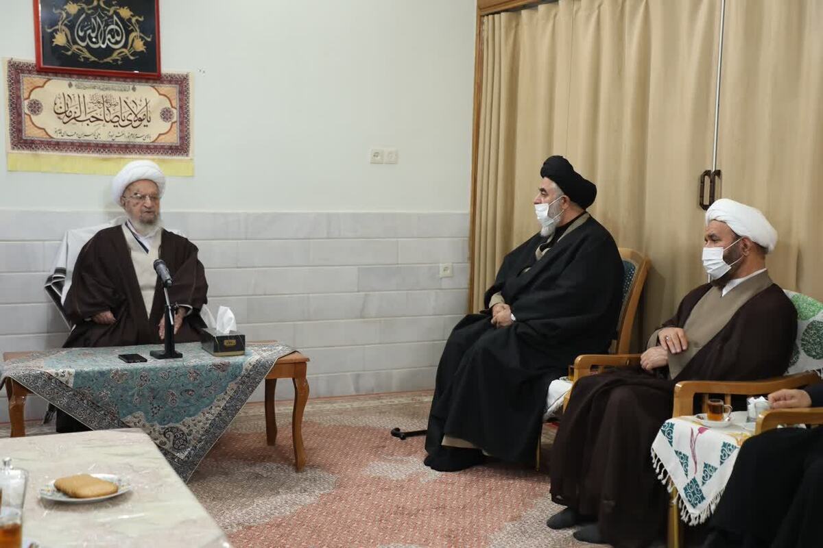 آستان‌های مقدس ظرفیت بزرگ معرفی مکتب اهل‌بیت به جهان‌اند 